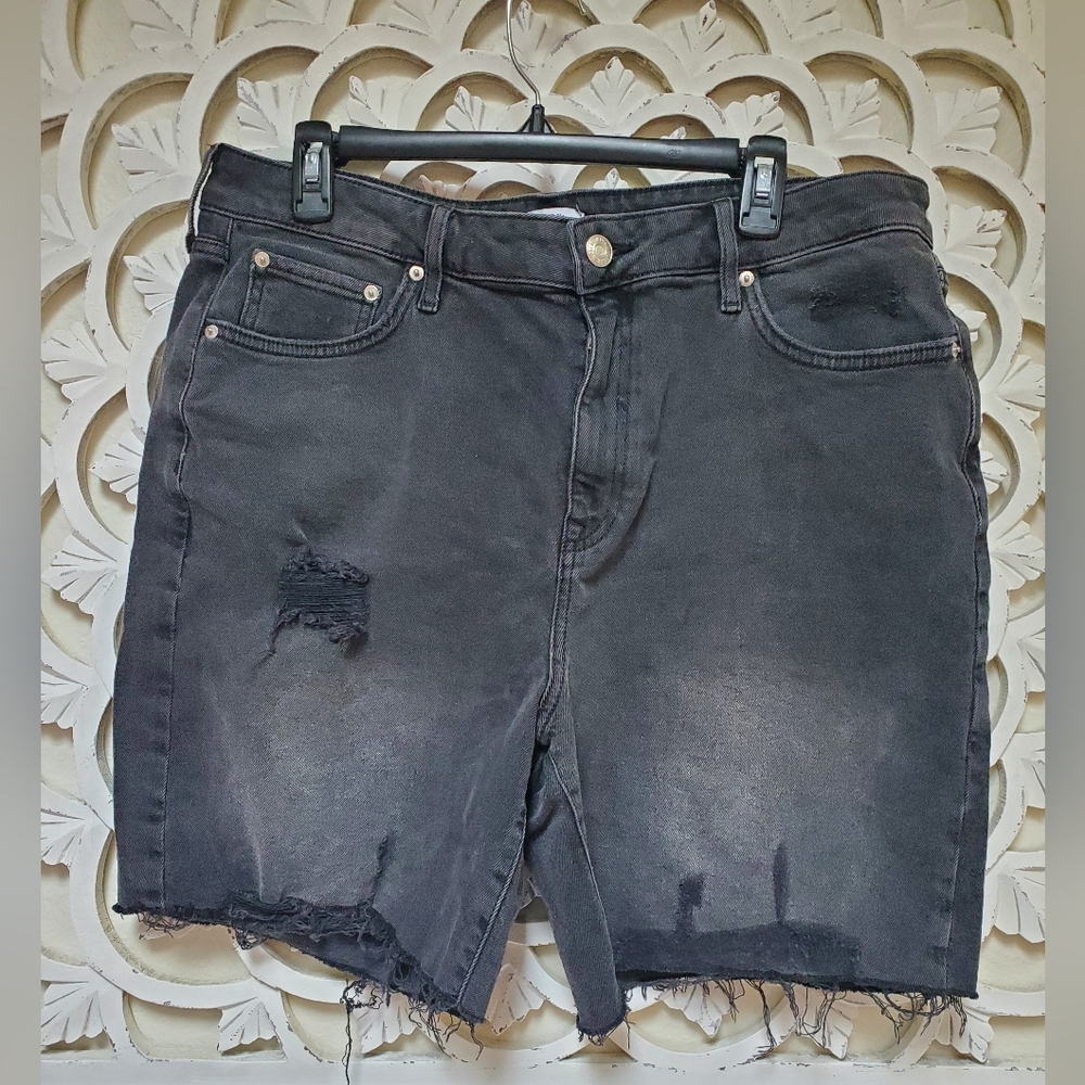 Forever 21+ Black Distressed Stretch Denim Shorts Size 14